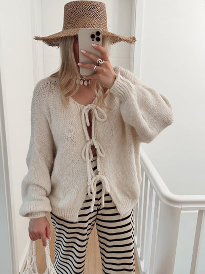 Einfarbiger Rundhals-Lace-Up-Cardigan
