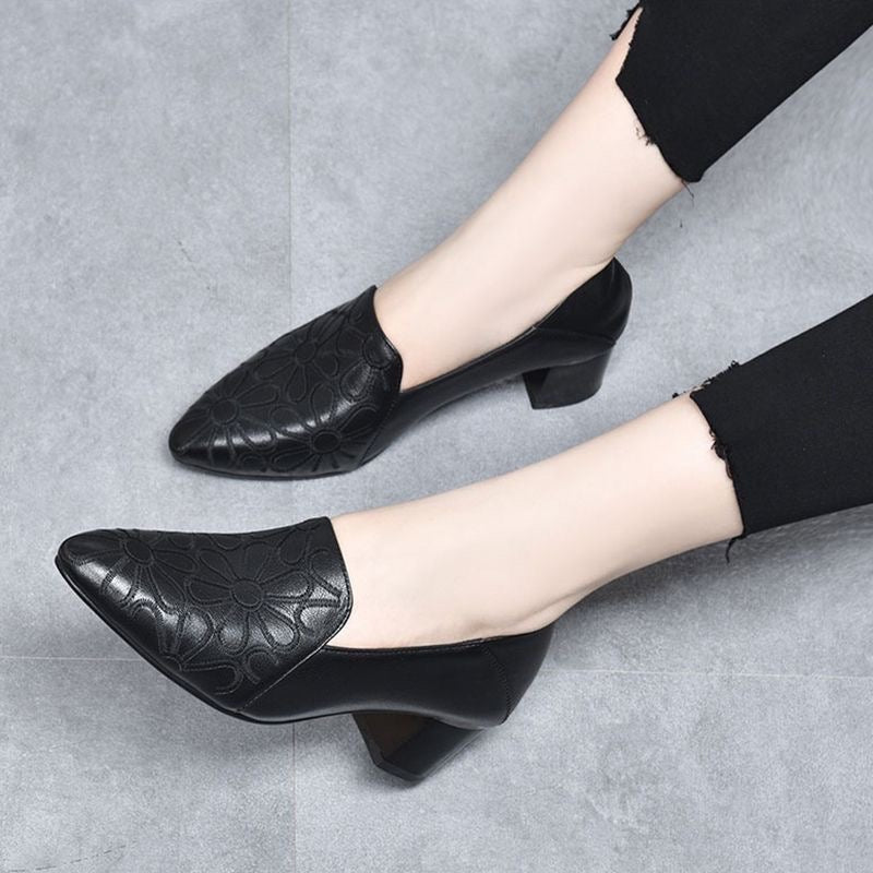 Tonette - Weiche vegane Leder Pumps mit Stickerei