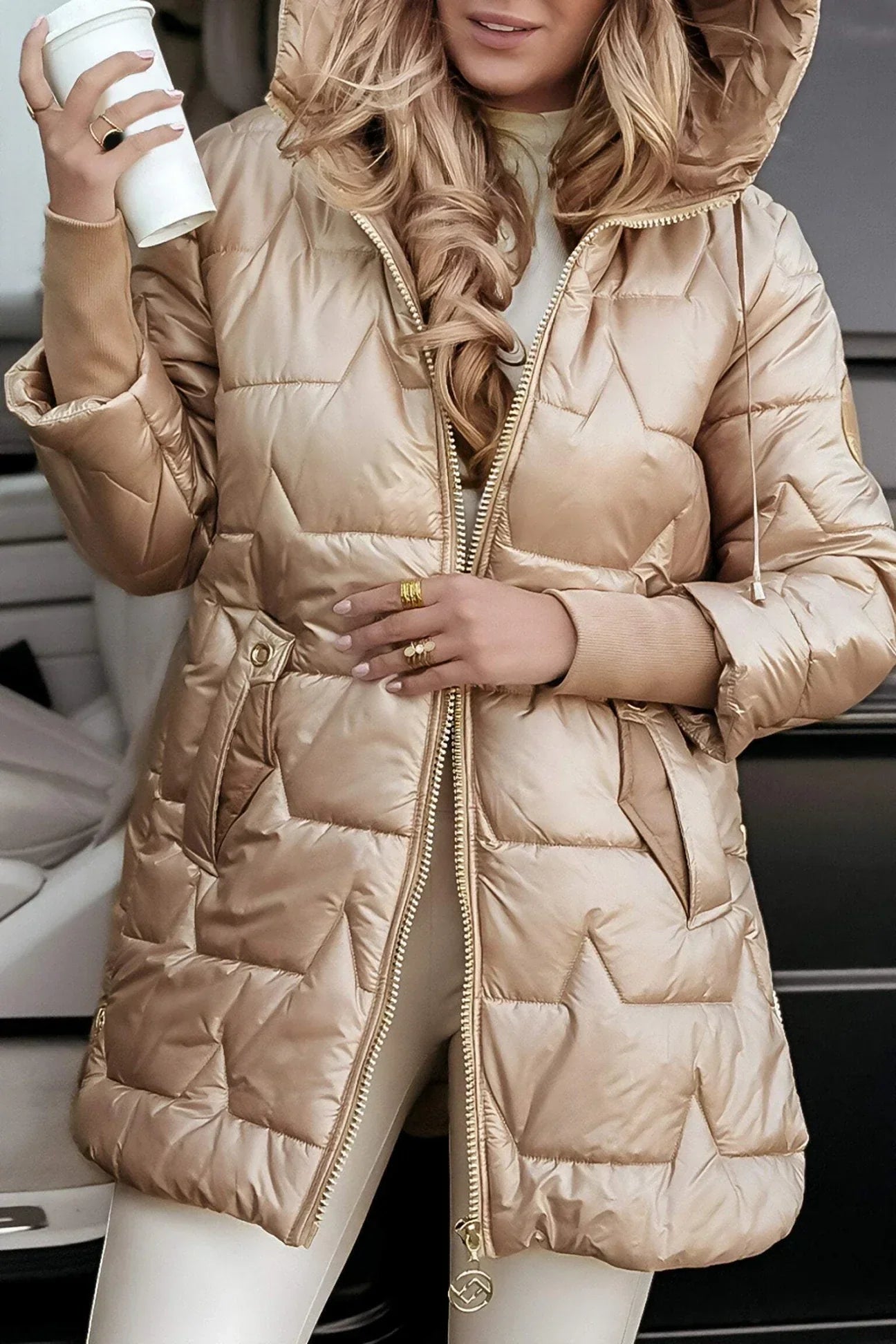 Nolwen - Eleganter Wintermantel mit Kapuze und Fütterung
