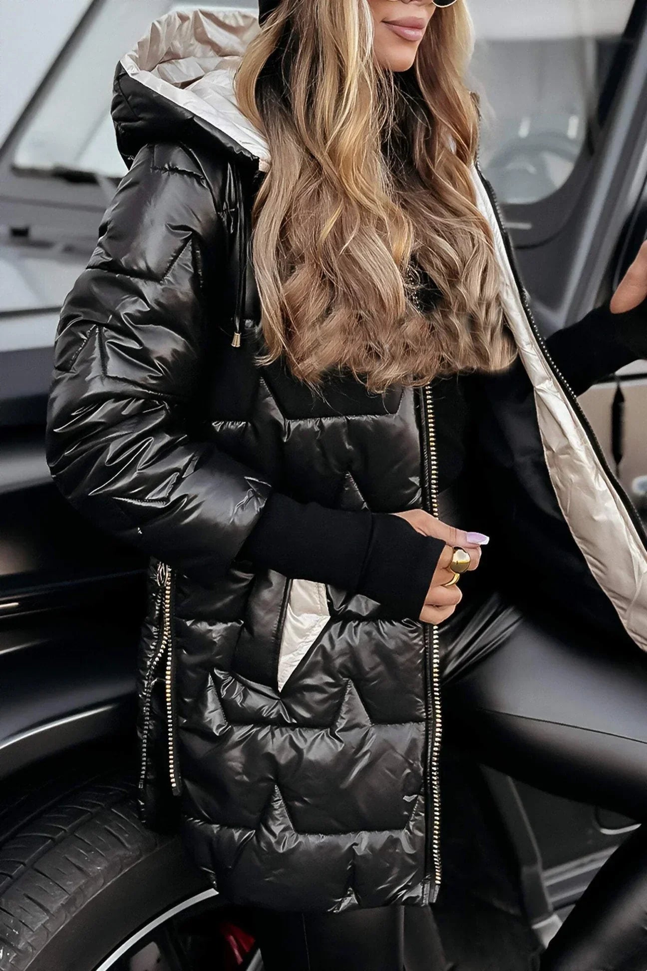 Nolwen - Eleganter Wintermantel mit Kapuze und Fütterung
